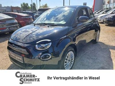 Gebraucht Fiat 500e Action 69 kW (95 PS) 2022 Schwarz Limousine