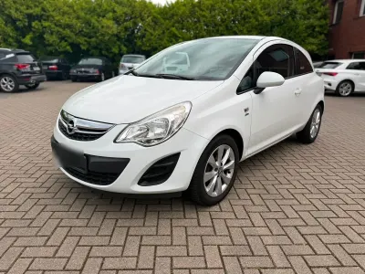 Gebraucht Opel Corsa Active 69 PS (50 kW) 2013 Weiß Kleinwagen