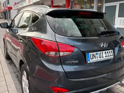 Gebraucht Hyundai Tucson 163 PS (119 kW) 2010 Grau SUV