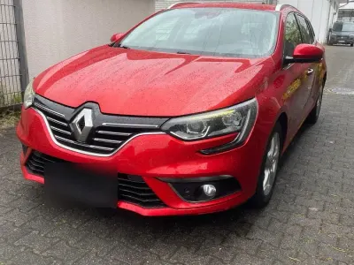 Gebraucht Renault Mégane GrandTour 130 PS (95 kW) 2017 Rot Kombi