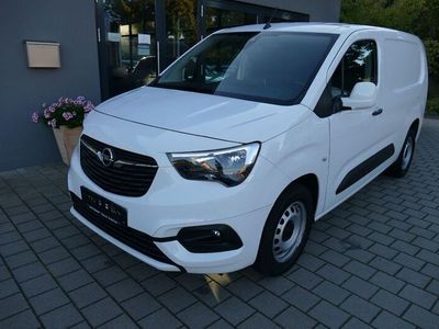 Weiß Gebraucht 2020 Opel Combo Edition Van / Kleinbus | 14.990 € (Teuer)