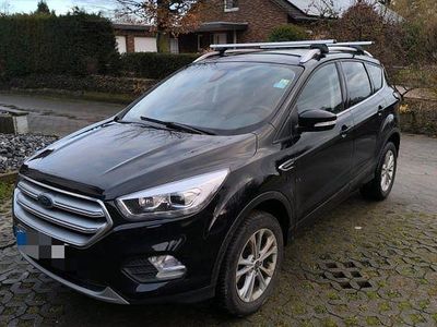 Gebraucht Ford Kuga Titanium 150 PS (110 kW) 2019 Schwarz SUV