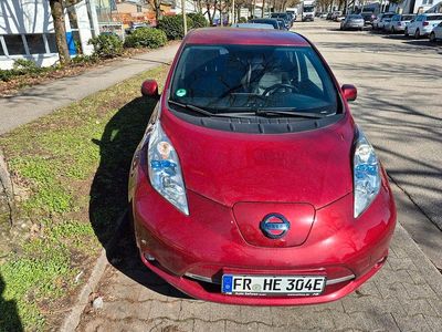 Gebraucht Nissan Leaf Acenta 80 kW (109 PS) 2016 Rot Kleinwagen