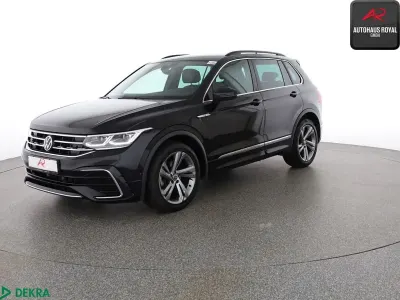 Gebraucht VW Tiguan R-line 150 PS (110 kW) 2023 Deep black perleffekt SUV