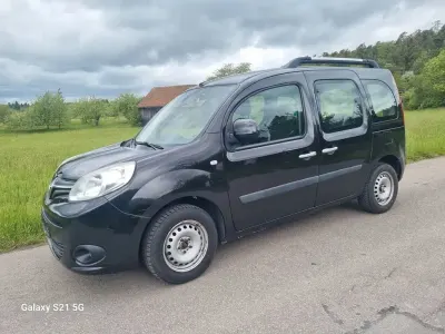Używany Renault Kangoo Happy Family 90 KM (66 kW) 2014 Czarny Minivan