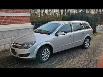 Gebraucht Opel Astra Innovation 140 PS (102 kW) 2008 Silber Kombi