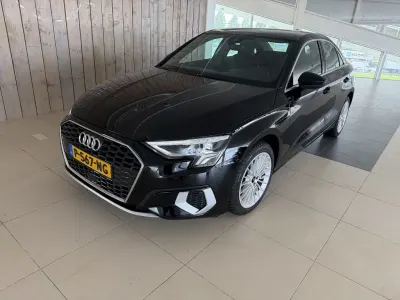 Gebraucht Audi A3 Sport 110 PS (80 kW) 2022 Schwarz Limousine