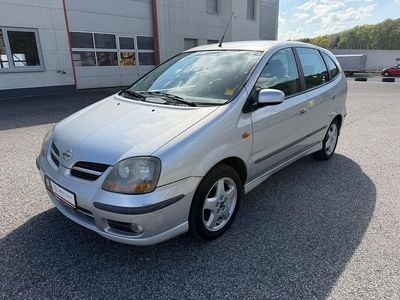 Second-hand Nissan Almera Tino 116 CP (85 kW) 2002 Argintiu Monovolum