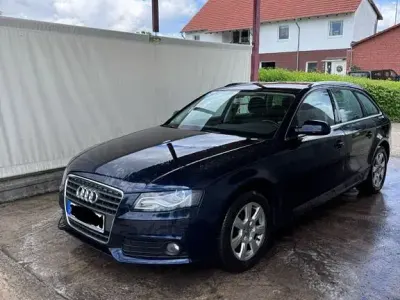 Gebraucht Audi A4 Ambiente 120 PS (88 kW) 2011 Blau Kombi