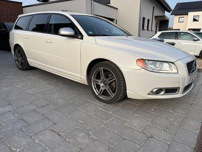 Gebraucht Volvo V70 R-Design 136 PS (100 kW) 2012 Weiß Kombi