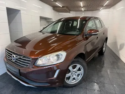 Gebraucht Volvo XC60 Momentum 150 PS (110 kW) 2017 Braun SUV