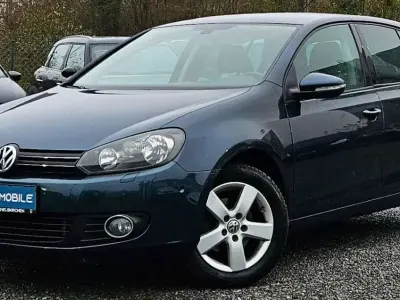 Gebraucht VW Golf VI Team 105 PS (77 kW) 2010 Blau Kleinwagen