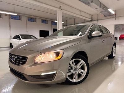 Gebraucht Volvo S60 Momentum 150 PS (110 kW) 2016 Silber Limousine