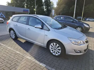Gebraucht Opel Astra Active 95 PS (69 kW) 2012 Silber Kombi