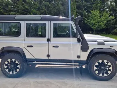 Gebraucht Land Rover Defender 122 PS (89 kW) 2011 Grau Kombi