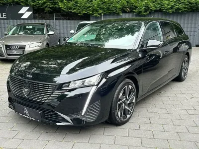 Gebraucht Peugeot 308 SW Allure 131 PS (96 kW) 2024 Schwarz Kombi