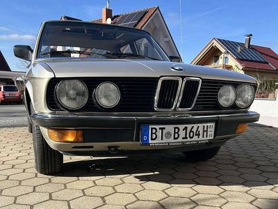 Gebraucht BMW 520 125 PS (91 kW) 1984 Gelb Limousine
