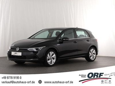 Gebraucht VW Golf VII Style 150 PS (110 kW) 2020 Deep black perleffekt Limousine