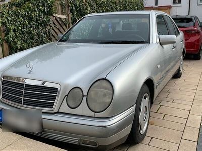 gebraucht Mercedes E220 CDI