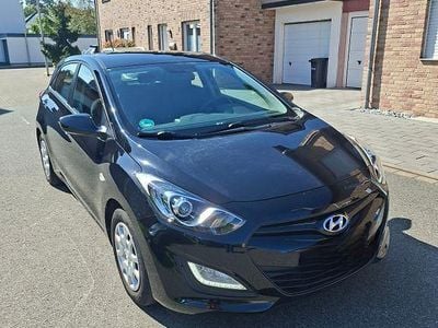 Second-hand Hyundai i30 99 CP (72 kW) 2014 Negru Hatchback