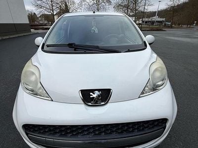 Gebraucht Peugeot 107 68 PS (50 kW) 2010 Weiß Kleinwagen