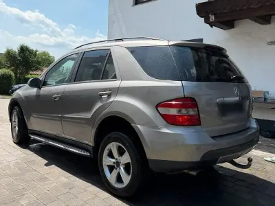 Gebraucht Mercedes ML320 224 PS (164 kW) 2006 Grau SUV