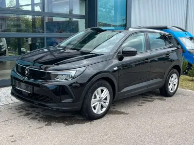 Gebraucht Opel Grandland X 131 PS (96 kW) 2022 Diamond black SUV