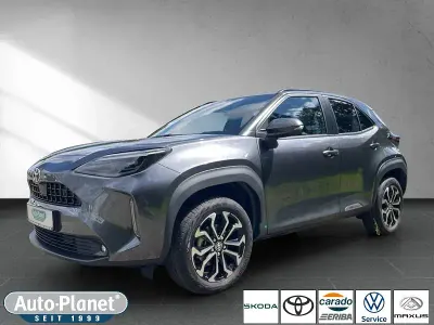 Neu Toyota Yaris Cross 129 PS (94 kW) 2026 Grau SUV