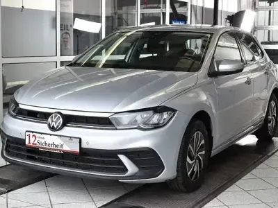 Gebraucht VW Polo Life 95 PS (69 kW) 2024 Silber Kleinwagen