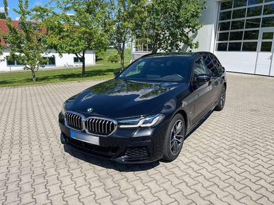 Schwarz Gebraucht 2023 BMW 520 M Sport Kombi | 45.800 € (Teuer)