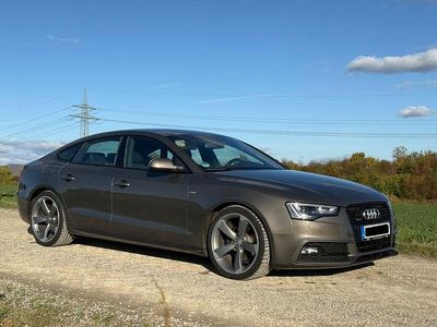 Grau Gebraucht 2015 Audi A5 Sportback S-Line Kleinwagen | 17.450 € (Fairer Preis)