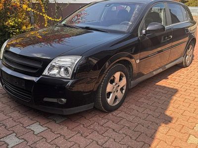 Usado Opel Signum 155 HP (114 kW) 2004 Preto Citadino