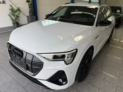 Gebraucht Audi e-tron Sport 230 kW (313 PS) 2020 Gletscherweiss SUV