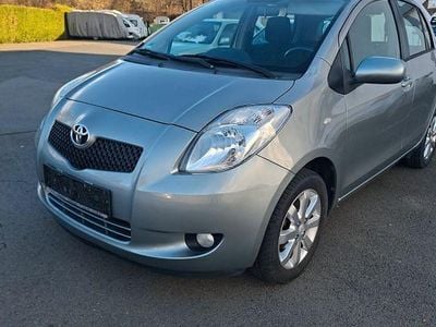 Usata Toyota Yaris Sol 69 CV (50 kW) 2008 Grigio Utilitaria