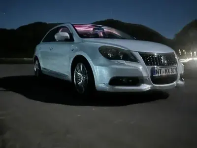 Gebraucht Suzuki Kizashi Sport 178 PS (130 kW) 2011 Weiß Limousine