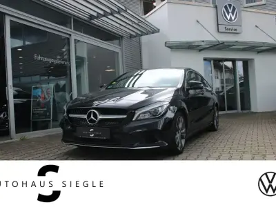 Gebraucht Mercedes CLA180 Shooting Brake Urban 109 PS (80 kW) 2018 Schwarz Kombi