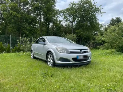 Gebraucht Opel Astra GTC 105 PS (77 kW) 2005 Silber Limousine