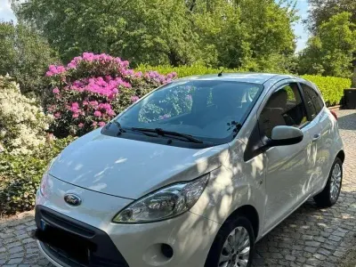 Gebraucht Ford Ka Cool & Sound Edition 69 PS (50 kW) 2016 Weiß Kleinwagen