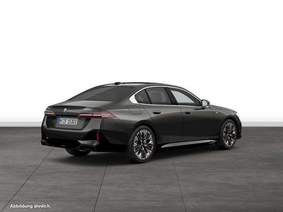 Gebraucht BMW 550e Comfort Edition 489 PS (359 kW) 2025 Limousine