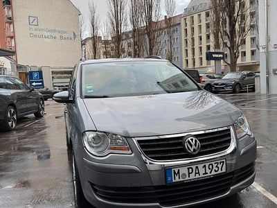 Silber Gebraucht 2009 VW Touran Van / Kleinbus | 6.300 € (Etwas zu teuer)