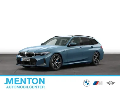 Gebraucht BMW 330e Sport Line 292 PS (214 kW) 2025 Blau Kombi