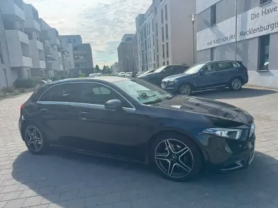 Gebraucht Mercedes A180 AMG line 136 PS (100 kW) 2020 Schwarz Limousine