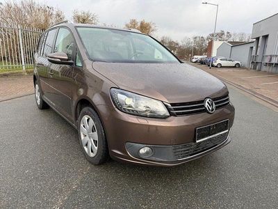 Gebraucht VW Touran Comfortline 140 PS (102 kW) 2012 Braun Van / Kleinbus