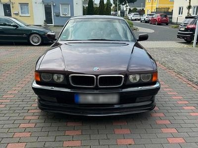 Schwarz Gebraucht 1995 BMW 740 Limousine | 9.890 €