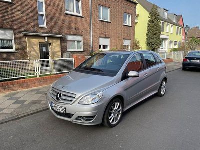 Gebraucht Mercedes B180 116 PS (85 kW) 2010 Grau Van / Kleinbus
