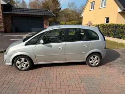 Gebraucht Opel Meriva 90 PS (66 kW) 2009 Silber Van / Kleinbus