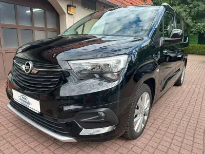 Gebraucht Opel Combo Life Ultimate 131 PS (96 kW) 2021 Diamond black Kombi