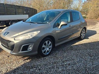 Gebraucht Peugeot 308 Style 114 PS (83 kW) 2012 Grau Limousine