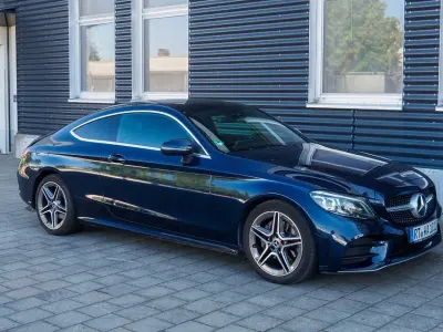 Gebraucht Mercedes C200 AMG line 184 PS (135 kW) 2019 Blau Coupé