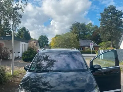 Gebraucht VW Sharan 140 PS (102 kW) 2013 Schwarz Van / Kleinbus